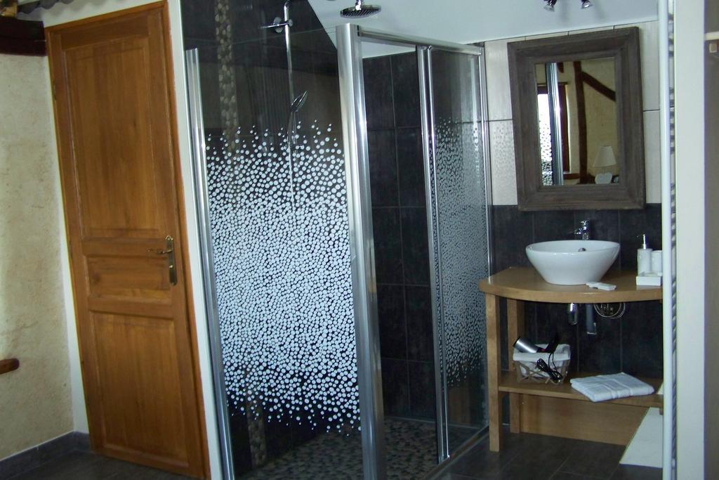 Les Hotes Du Lac, Chambres Et Tables D'Hotes Mandailles  Cameră foto